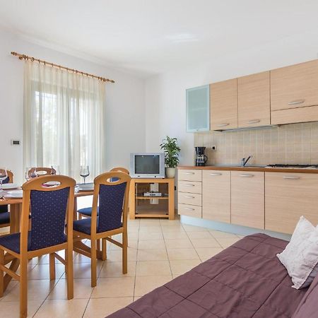Apartment Porec 04 Extérieur photo